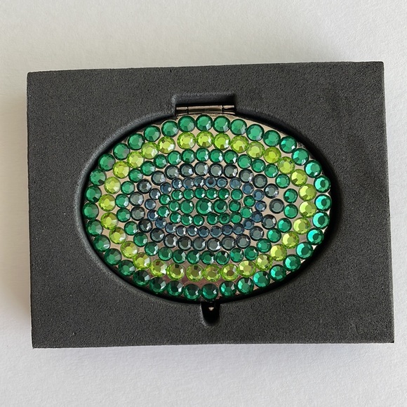 Tarina Tarantino Compact Mirror - Picture 10 of 11